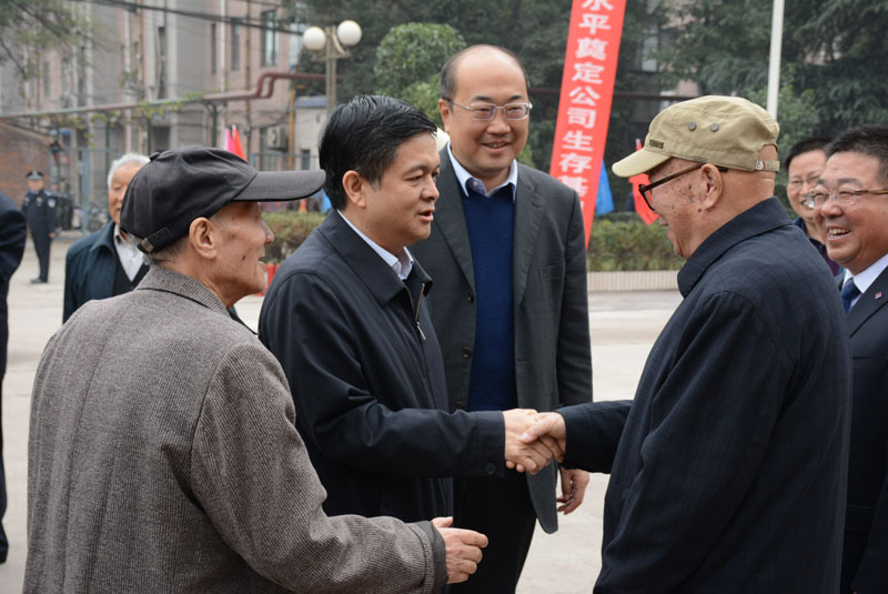 集團領(lǐng)導(dǎo).jpg